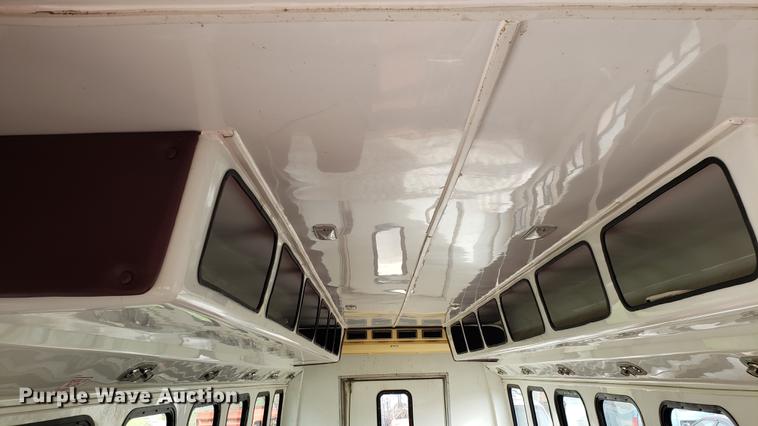 image for item EN9869 1995 Ford Econoline E350 bus