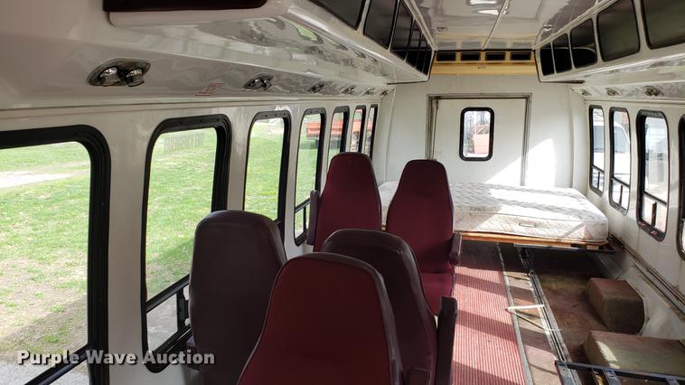 image for item EN9869 1995 Ford Econoline E350 bus