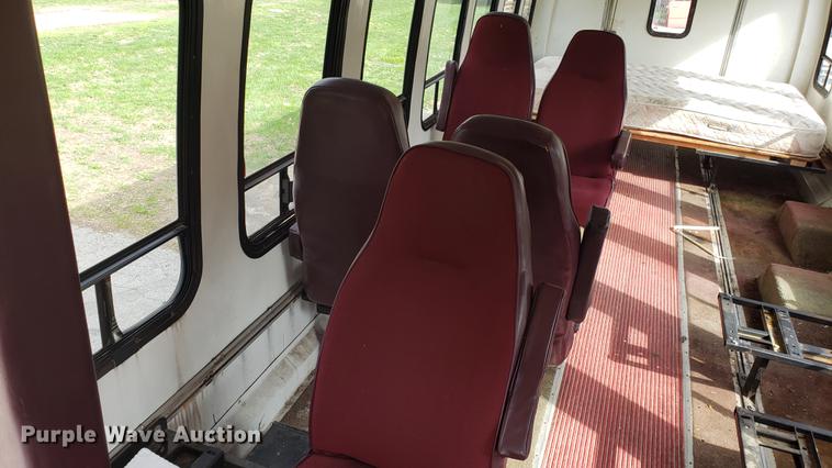 image for item EN9869 1995 Ford Econoline E350 bus