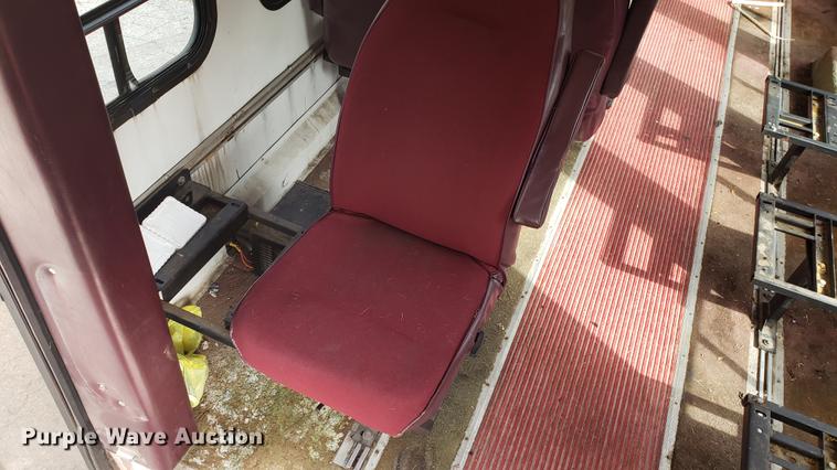 image for item EN9869 1995 Ford Econoline E350 bus