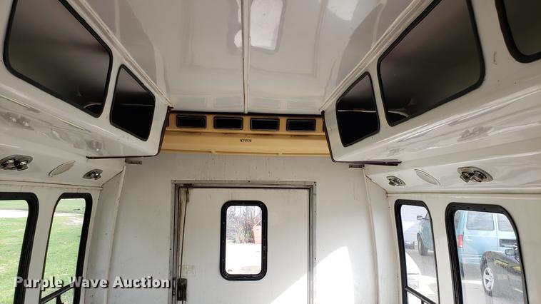 image for item EN9869 1995 Ford Econoline E350 bus