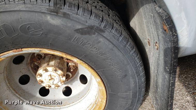 image for item EN9869 1995 Ford Econoline E350 bus