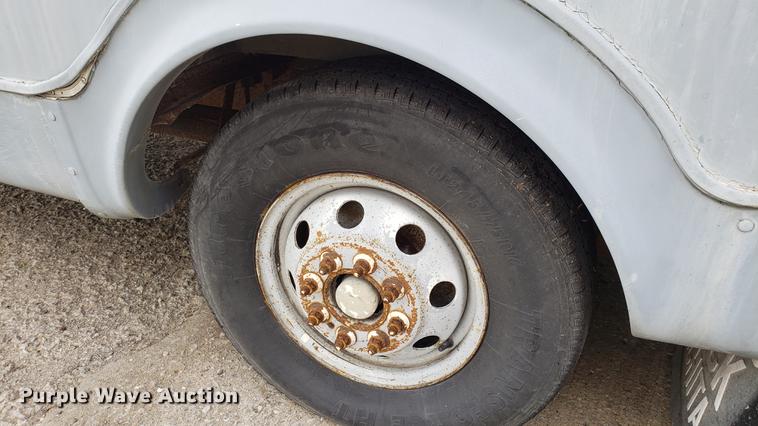 image for item EN9869 1995 Ford Econoline E350 bus