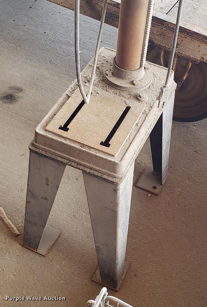 image for item EN9871 Dayton drill press