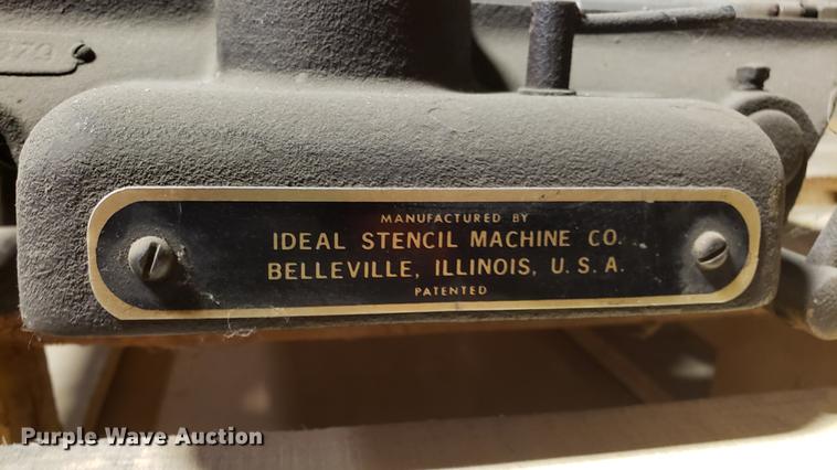 image for item EN9874 (2) stamp presses