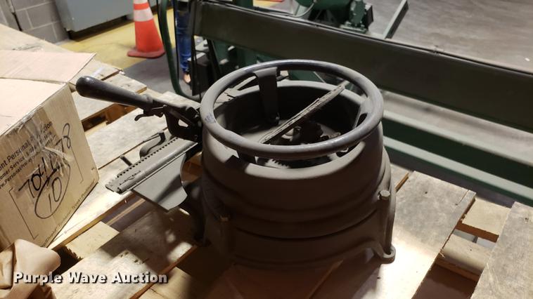 image for item EN9874 (2) stamp presses