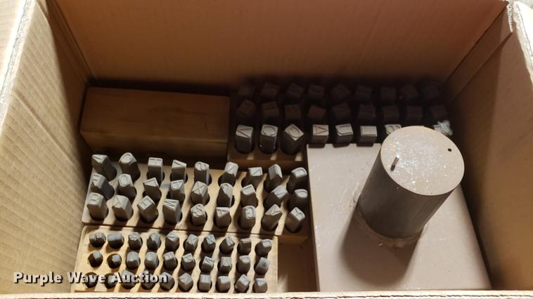 image for item EN9874 (2) stamp presses