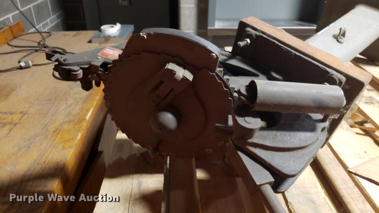 image for item EN9874 (2) stamp presses