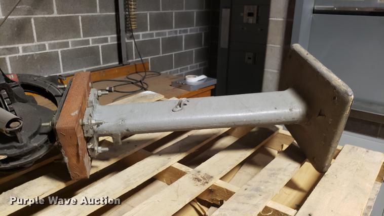 image for item EN9874 (2) stamp presses