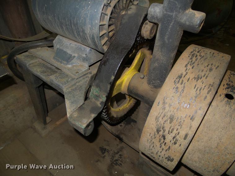 image for item EQ9067 Hoerer drill press