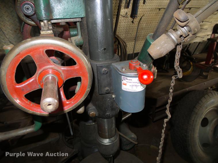 image for item EQ9075 Chicago Heights-Canedy Otto Mfg. drill press