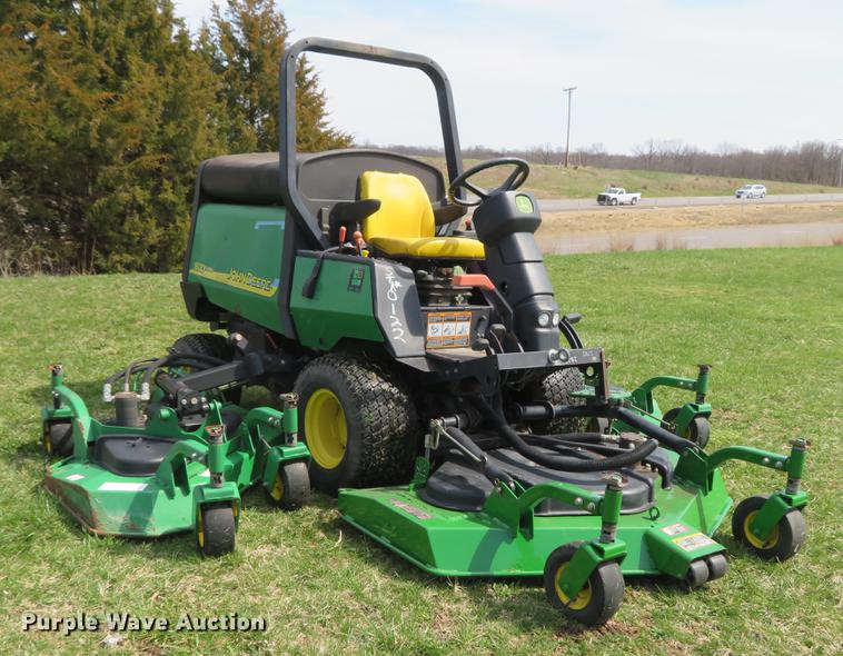 image for item EV9601 John Deere 1600 Turbo lawn mower