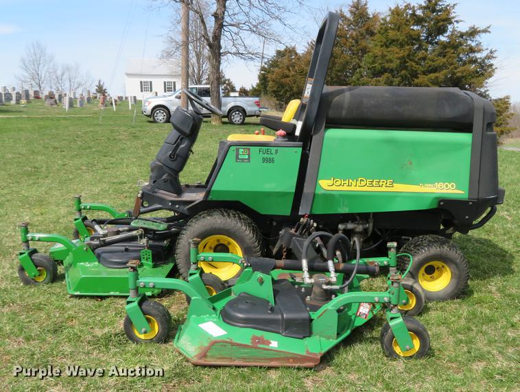 image for item EV9601 John Deere 1600 Turbo lawn mower