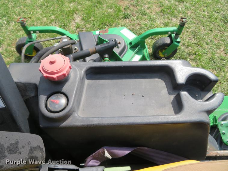 image for item EV9601 John Deere 1600 Turbo lawn mower