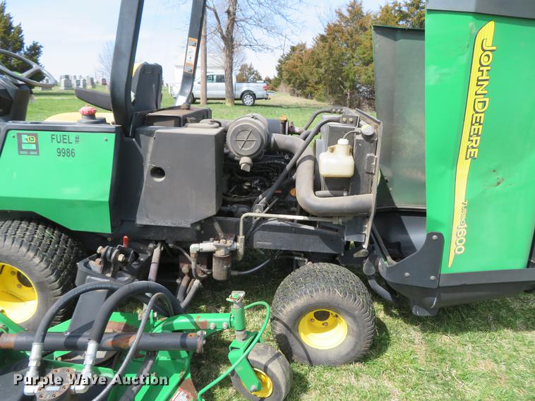 image for item EV9601 John Deere 1600 Turbo lawn mower