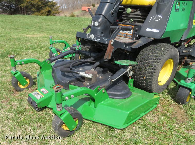 image for item EV9601 John Deere 1600 Turbo lawn mower