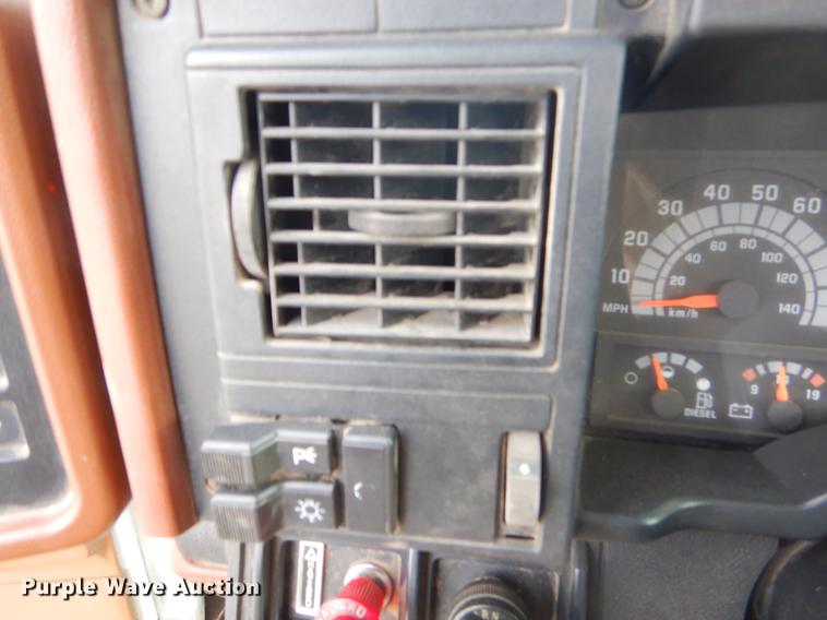 image for item EZ9974 1994 GMC TopKick C6500 bucket truck