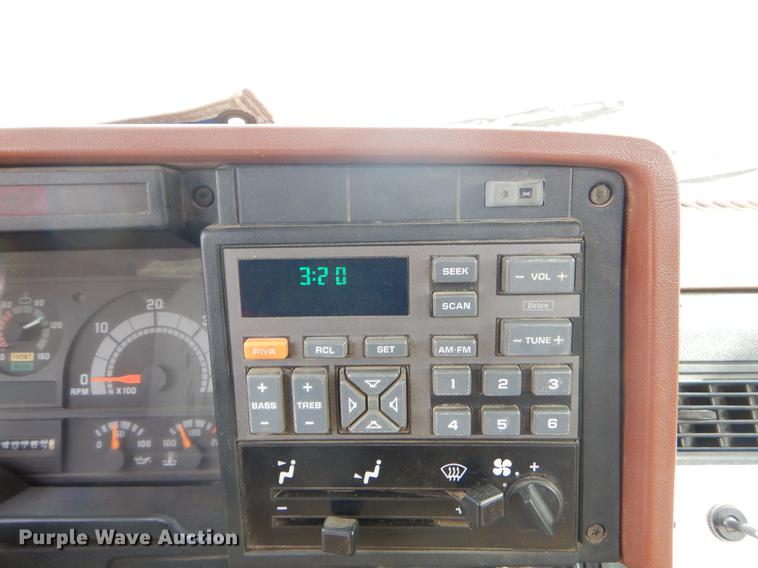 image for item EZ9974 1994 GMC TopKick C6500 bucket truck