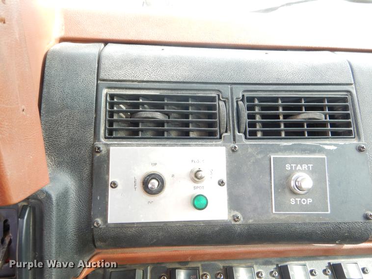 image for item EZ9974 1994 GMC TopKick C6500 bucket truck