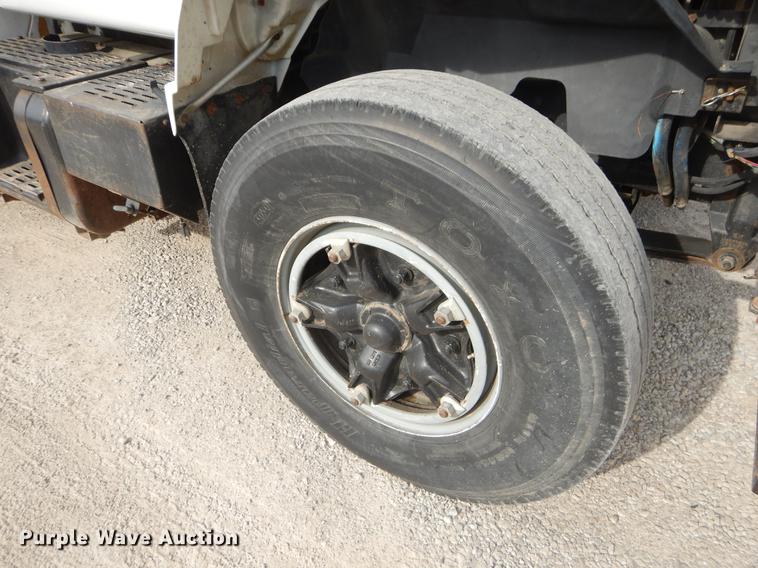 image for item EZ9974 1994 GMC TopKick C6500 bucket truck