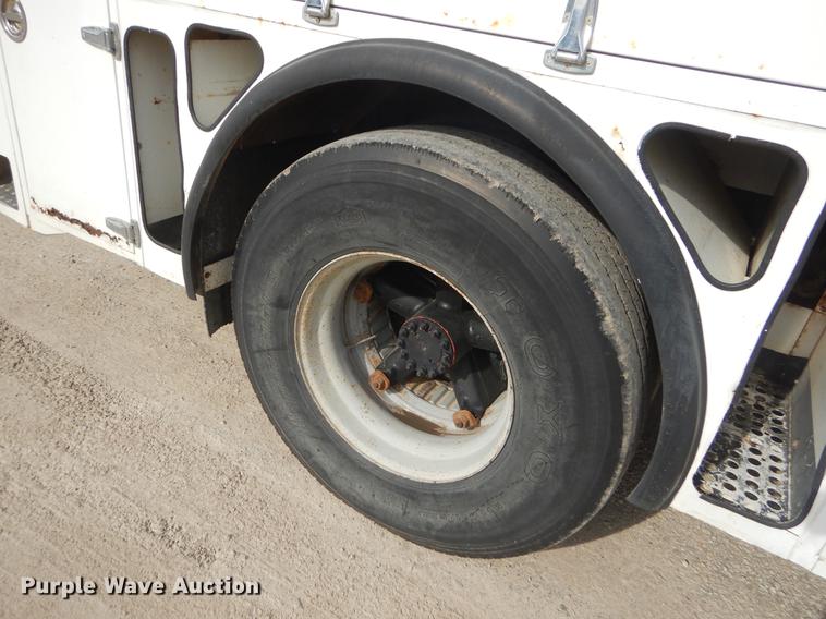 image for item EZ9974 1994 GMC TopKick C6500 bucket truck