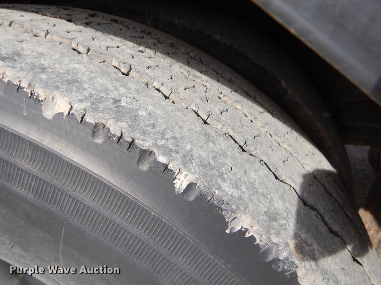 image for item EZ9974 1994 GMC TopKick C6500 bucket truck