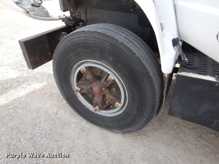 image for item EZ9974 1994 GMC TopKick C6500 bucket truck