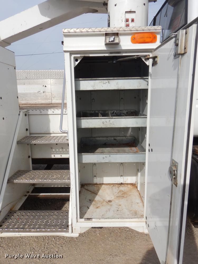 image for item EZ9974 1994 GMC TopKick C6500 bucket truck