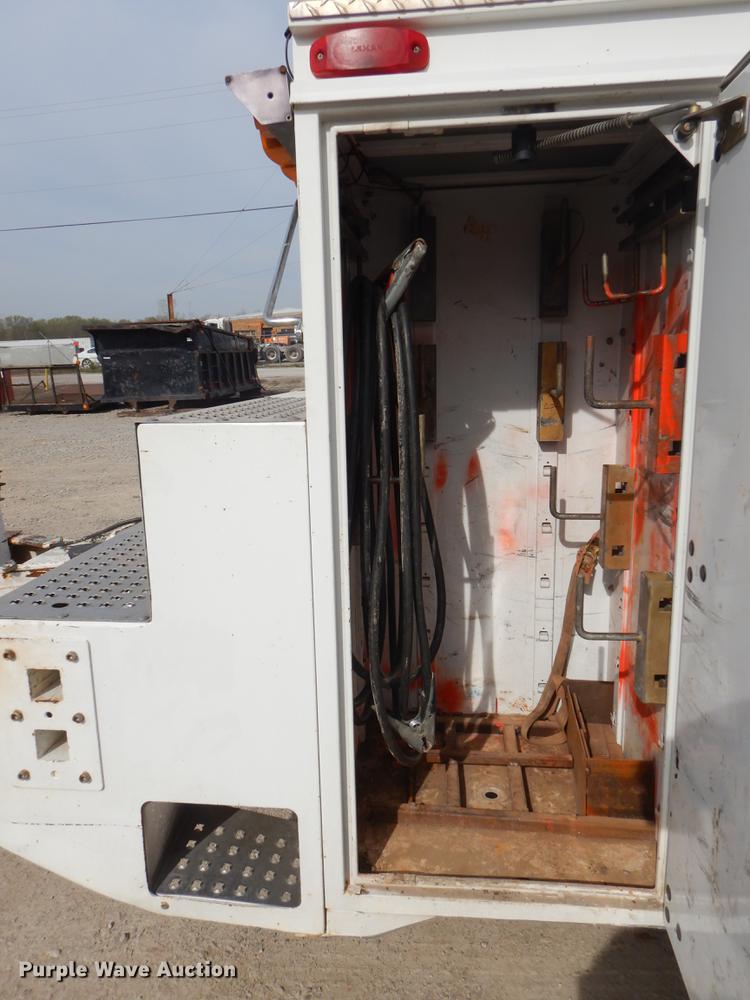 image for item EZ9974 1994 GMC TopKick C6500 bucket truck