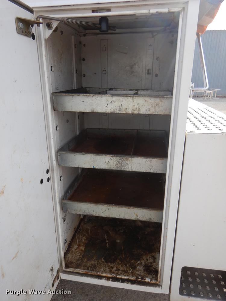 image for item EZ9974 1994 GMC TopKick C6500 bucket truck