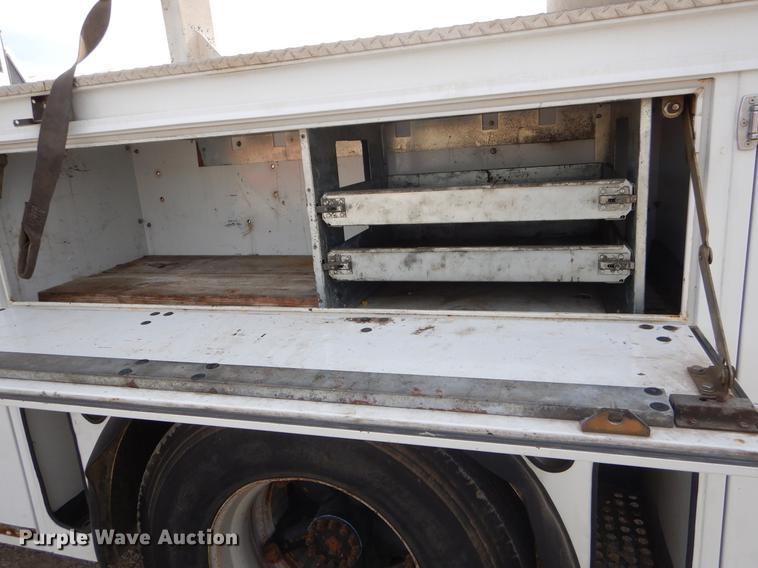 image for item EZ9974 1994 GMC TopKick C6500 bucket truck