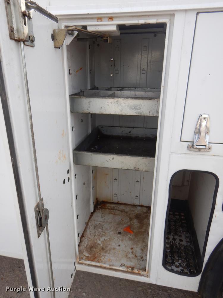 image for item EZ9974 1994 GMC TopKick C6500 bucket truck