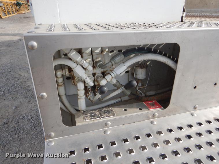 image for item EZ9974 1994 GMC TopKick C6500 bucket truck