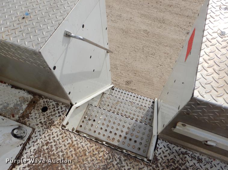 image for item EZ9974 1994 GMC TopKick C6500 bucket truck