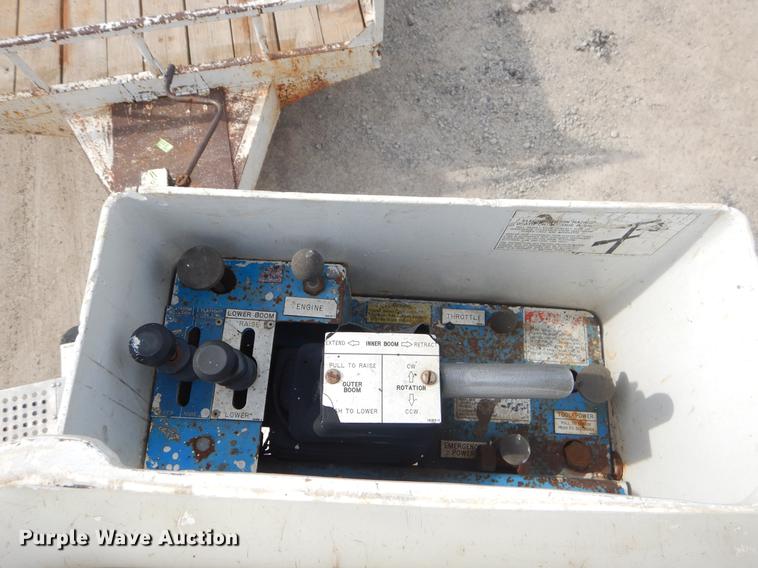 image for item EZ9974 1994 GMC TopKick C6500 bucket truck