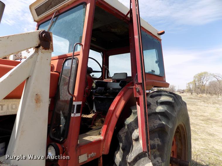 image for item FG9254 1976 International 1466 tractor