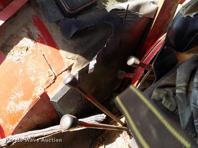 image for item FG9254 1976 International 1466 tractor