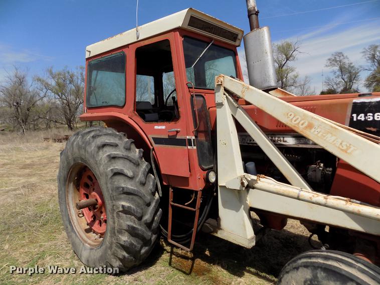 image for item FG9254 1976 International 1466 tractor