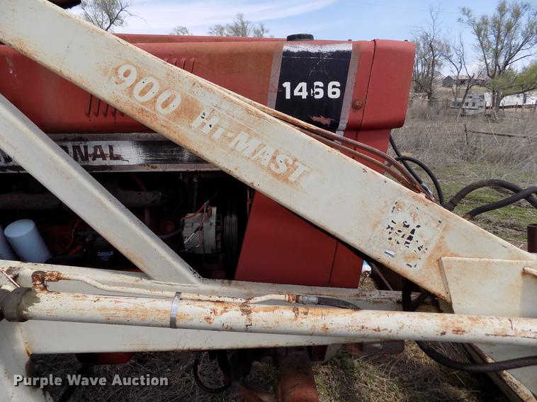 image for item FG9254 1976 International 1466 tractor