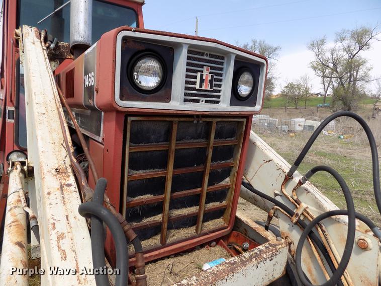 image for item FG9254 1976 International 1466 tractor