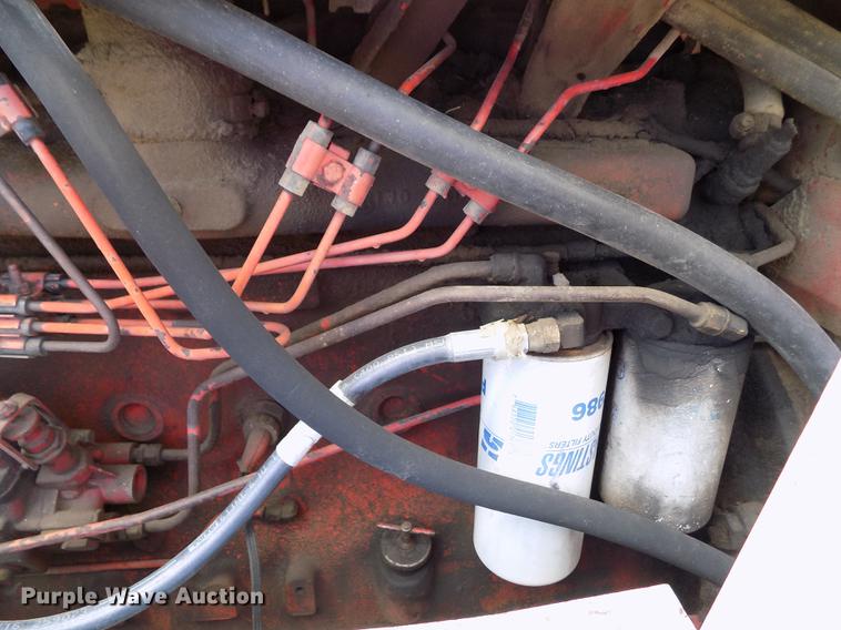 image for item FG9254 1976 International 1466 tractor