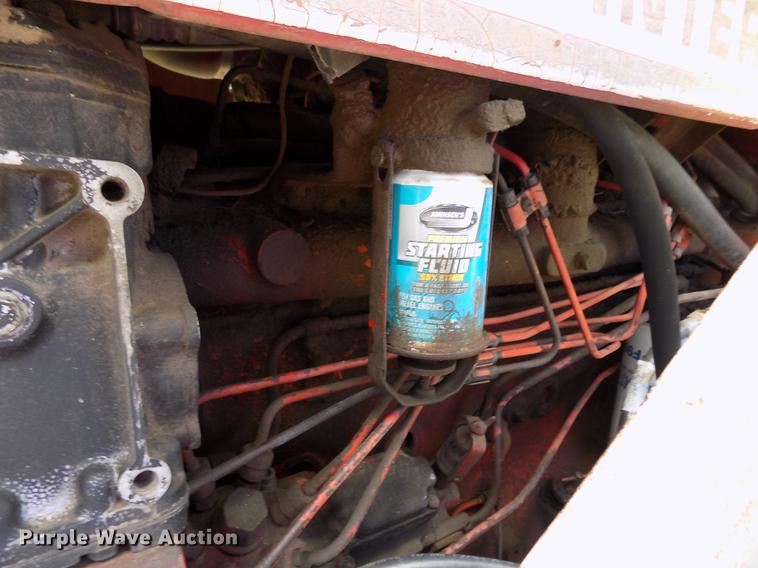 image for item FG9254 1976 International 1466 tractor