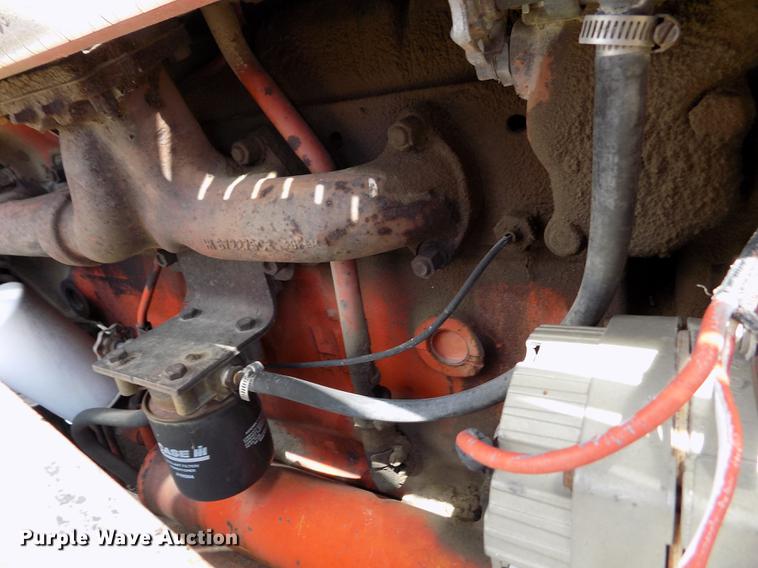 image for item FG9254 1976 International 1466 tractor