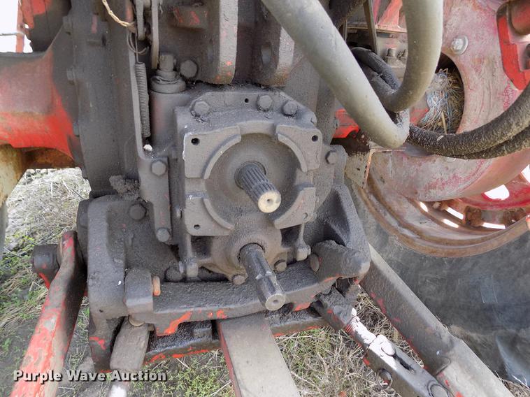 image for item FG9254 1976 International 1466 tractor