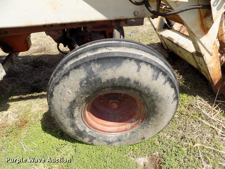 image for item FG9254 1976 International 1466 tractor