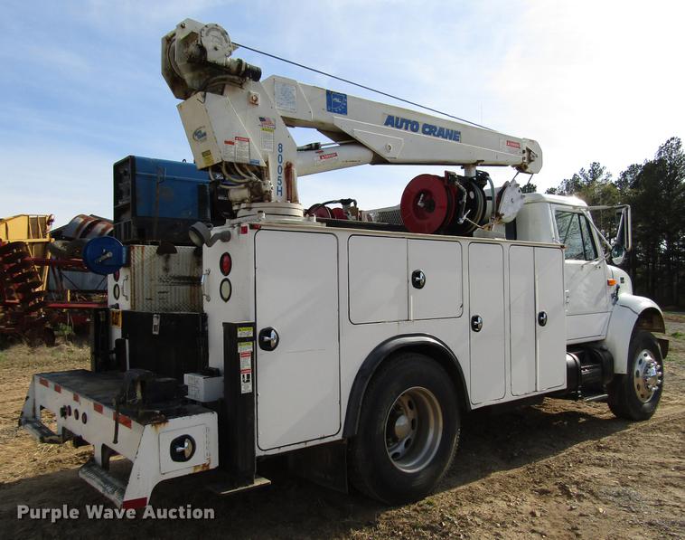 image for item FJ9635 1998 International 4700 service truck with crane