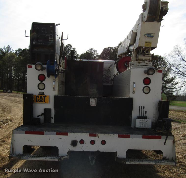 image for item FJ9635 1998 International 4700 service truck with crane