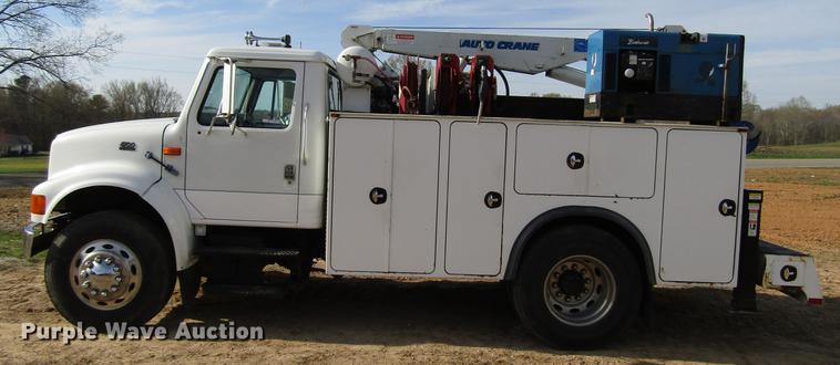 image for item FJ9635 1998 International 4700 service truck with crane