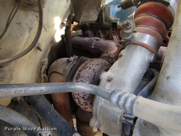 image for item FJ9635 1998 International 4700 service truck with crane