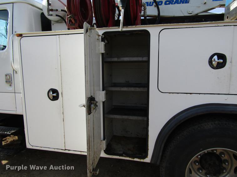 image for item FJ9635 1998 International 4700 service truck with crane